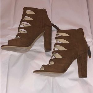 🆕 Women’s Marc Fisher Heels NWOT